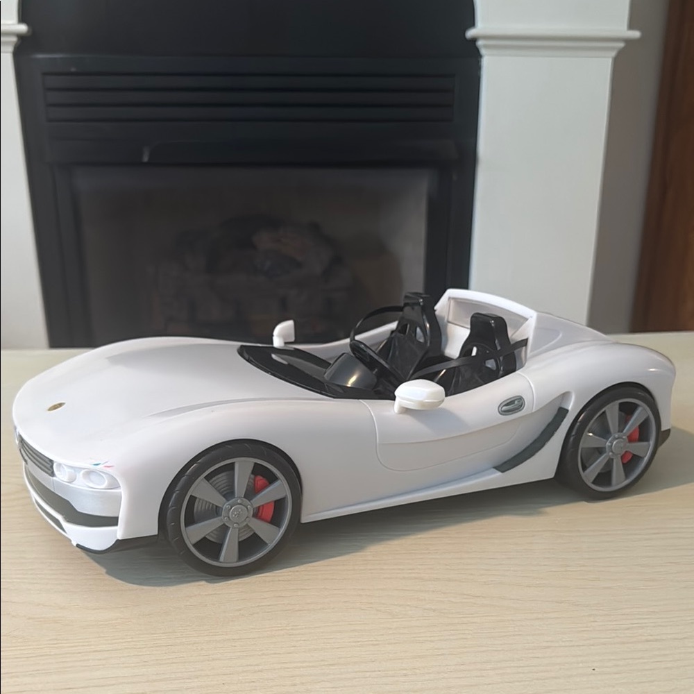 Rainbow High White Convertible